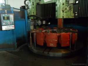 Tornio verticale CNC mod. SCHIESS retrofittato con CNC FAGOR 8050, diametro tornibile 3000 mm x 2000 mm, quinto asse controllato con testa per foratura / fresatura
